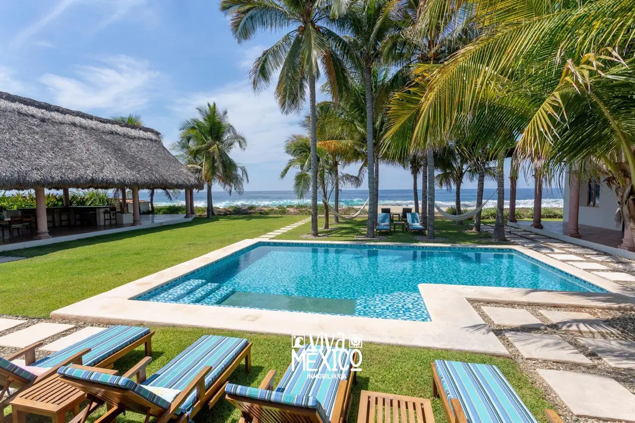 Beachfront House in Privada Delfines, Playa Delfines, Puerto Escondido, Oaxaca 8
