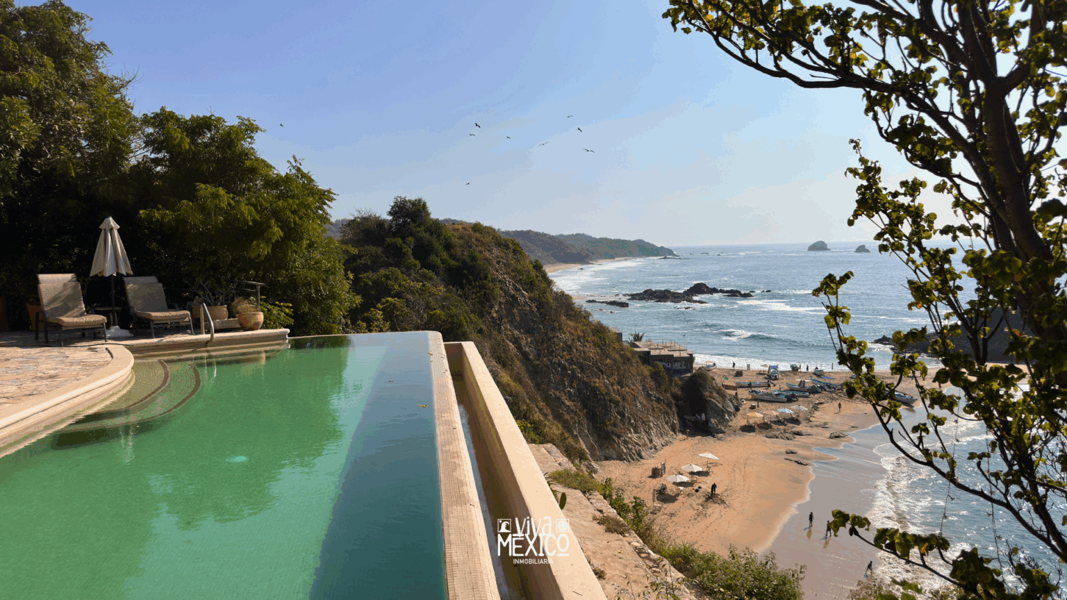 HOUSE IN RISCO ON MAZUNTE BEACH 10