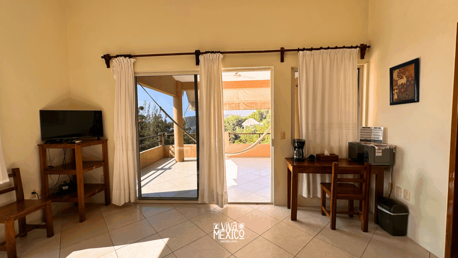 HOUSE IN RISCO ON MAZUNTE BEACH 6