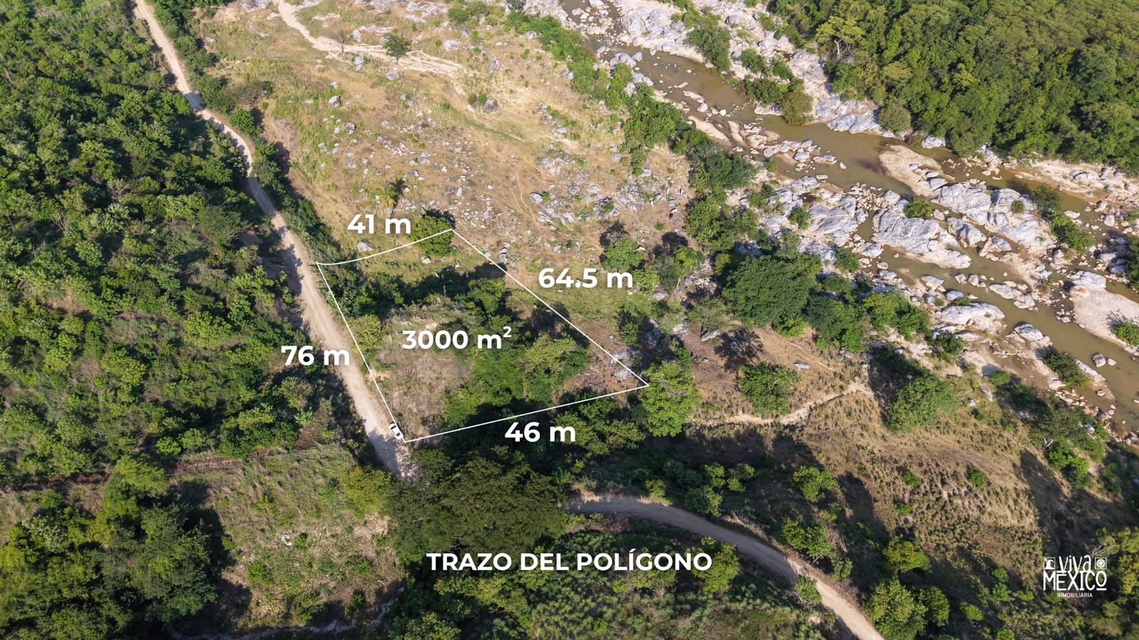 Terreno en Venta Frente al Rio del Quequestle, Santa Maria Colotepec