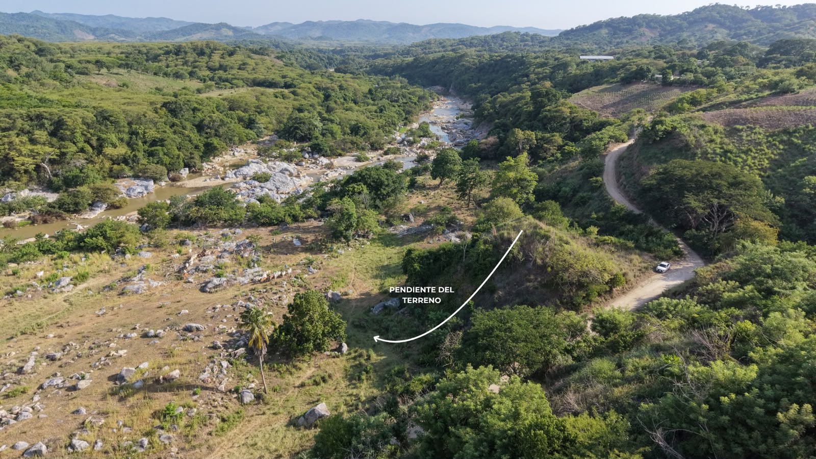 Terreno en Venta Frente al Rio del Quequestle, Santa Maria Colotepec 7