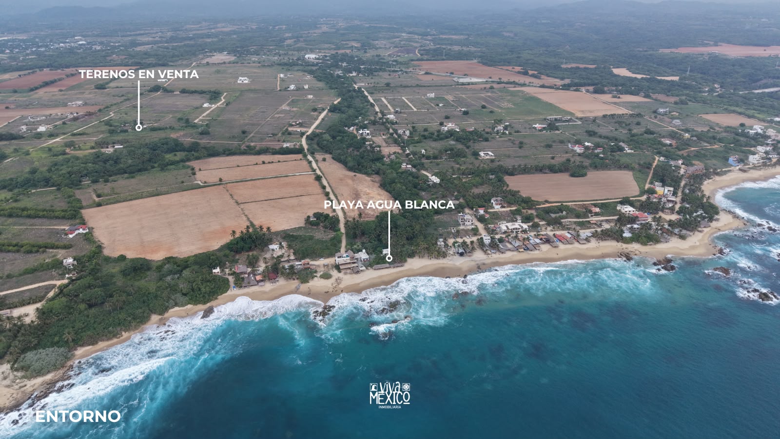 Terrenos en venta en Playa Agua Blanca, Puerto Escondido, Oaxaca.
